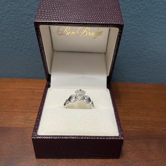 Claddagh Diamond Ring 14K